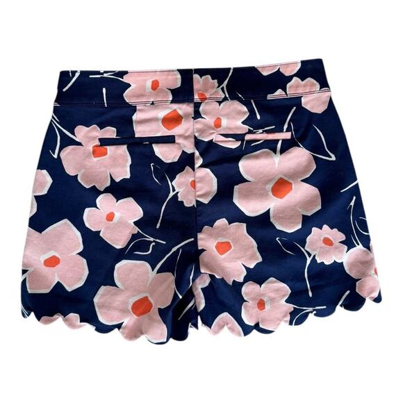 Isaac Mizrahi Women’s Navy and Pink Flower Peplum Shorts - Size 4 - Picture 6 of 7